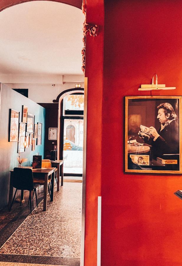 Royal Hotel نيم المظهر الخارجي الصورة