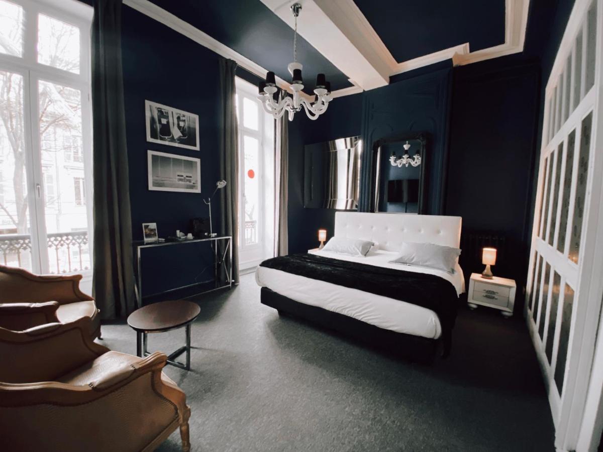 Royal Hotel نيم المظهر الخارجي الصورة