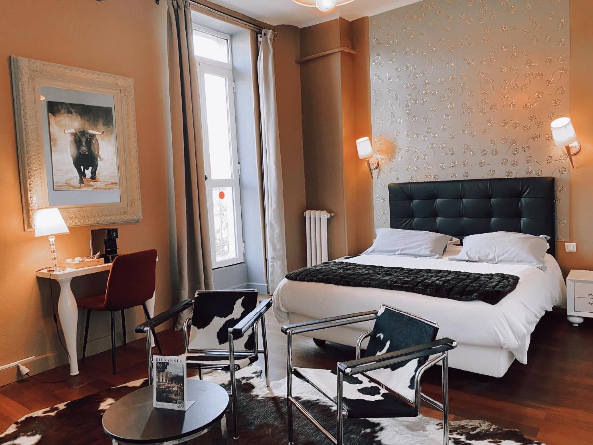 Royal Hotel نيم المظهر الخارجي الصورة