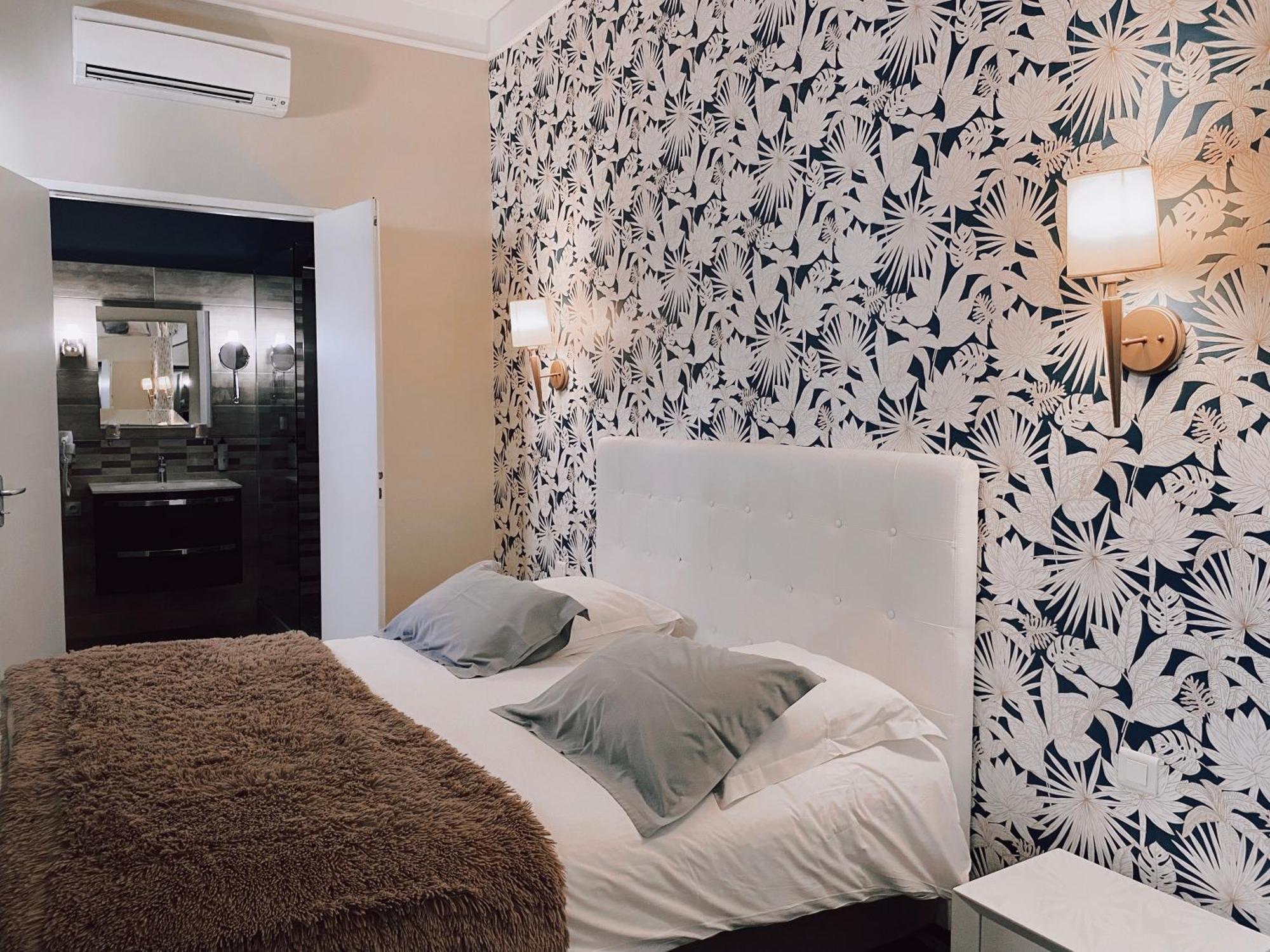 Royal Hotel نيم الغرفة الصورة
